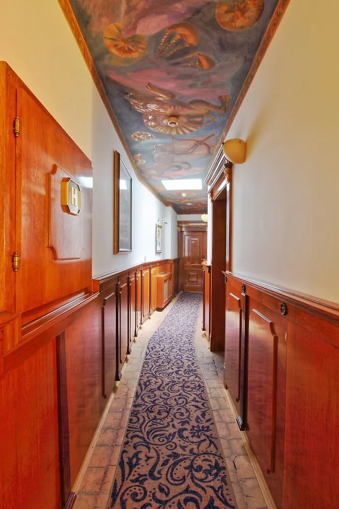 U Pava Hotel Prague 4*,
